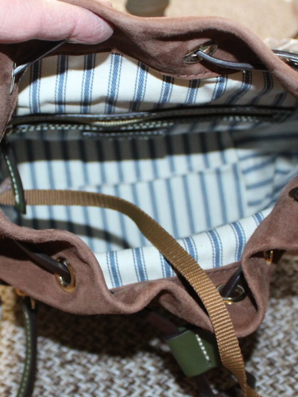 NWT Dooney & Bourke crossbody and wallet set STUNNING!! - Picture 3 of 13